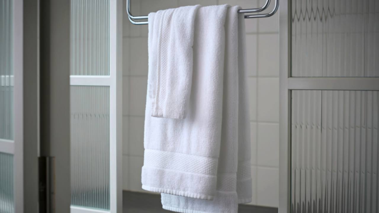 asciugamani bianchi hotel