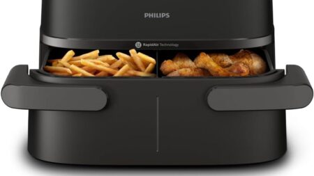 Questa friggitrice ad aria scende a 99,99 euro: cucina due piatti insieme e su Amazon risparmi 50 euro dettaglio friggitrice ad aria